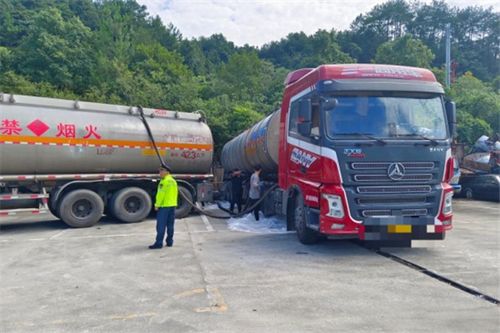 炎陵县强化危险货物运输车辆检查 筑牢道路运输安全防线
